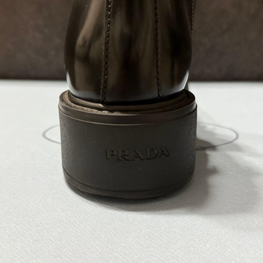 prada ブーツ トライアングル ブラッシュドレザー レースアップ 黒 ロゴ