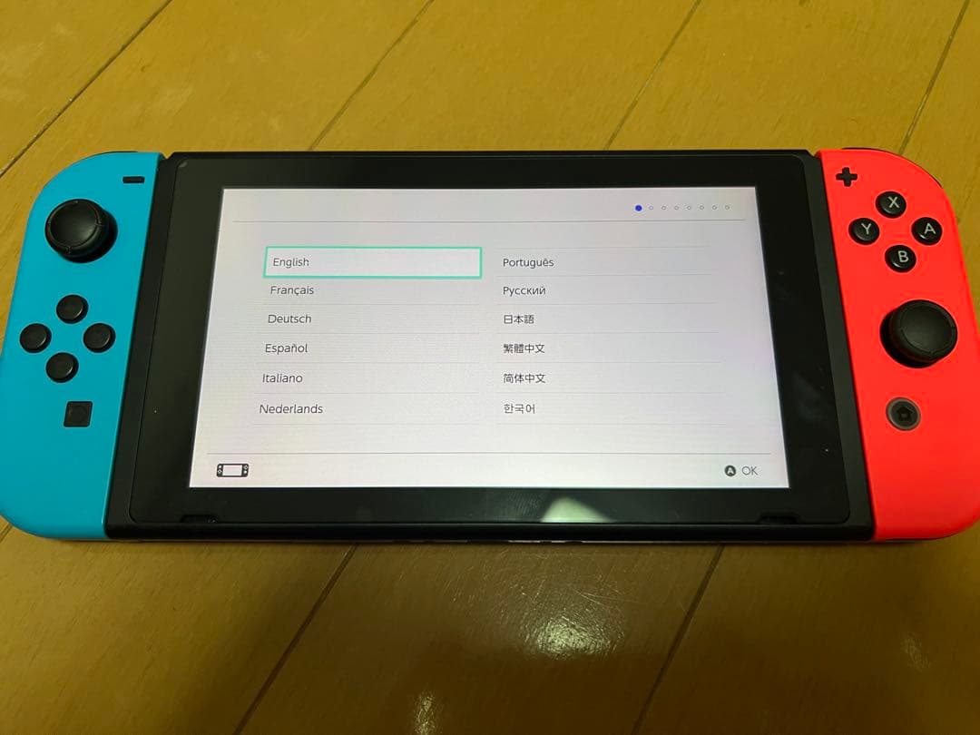 み*り様 【中古品】Nintendo Switch 本体 赤/青 2017年製