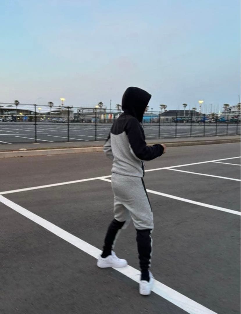 Nike テックフリース