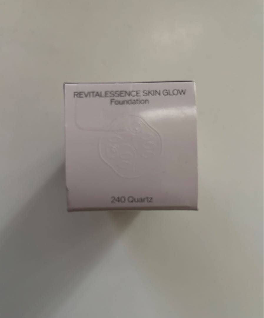 SHISEIDO エッセンススキングロウファンデーション　240 Quartz