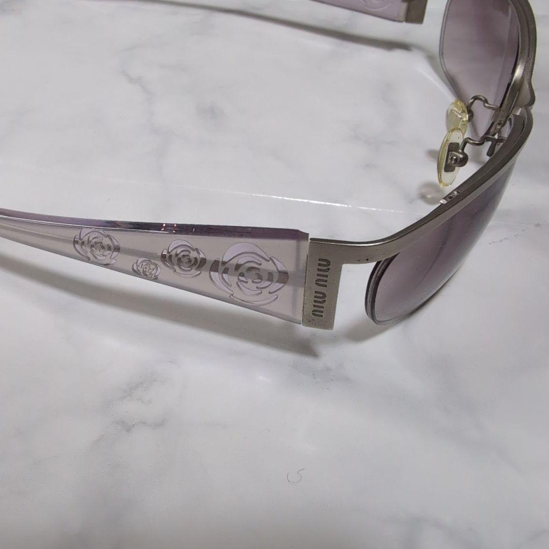 美品 miumiu フラワー加飾ハーフリム サングラス