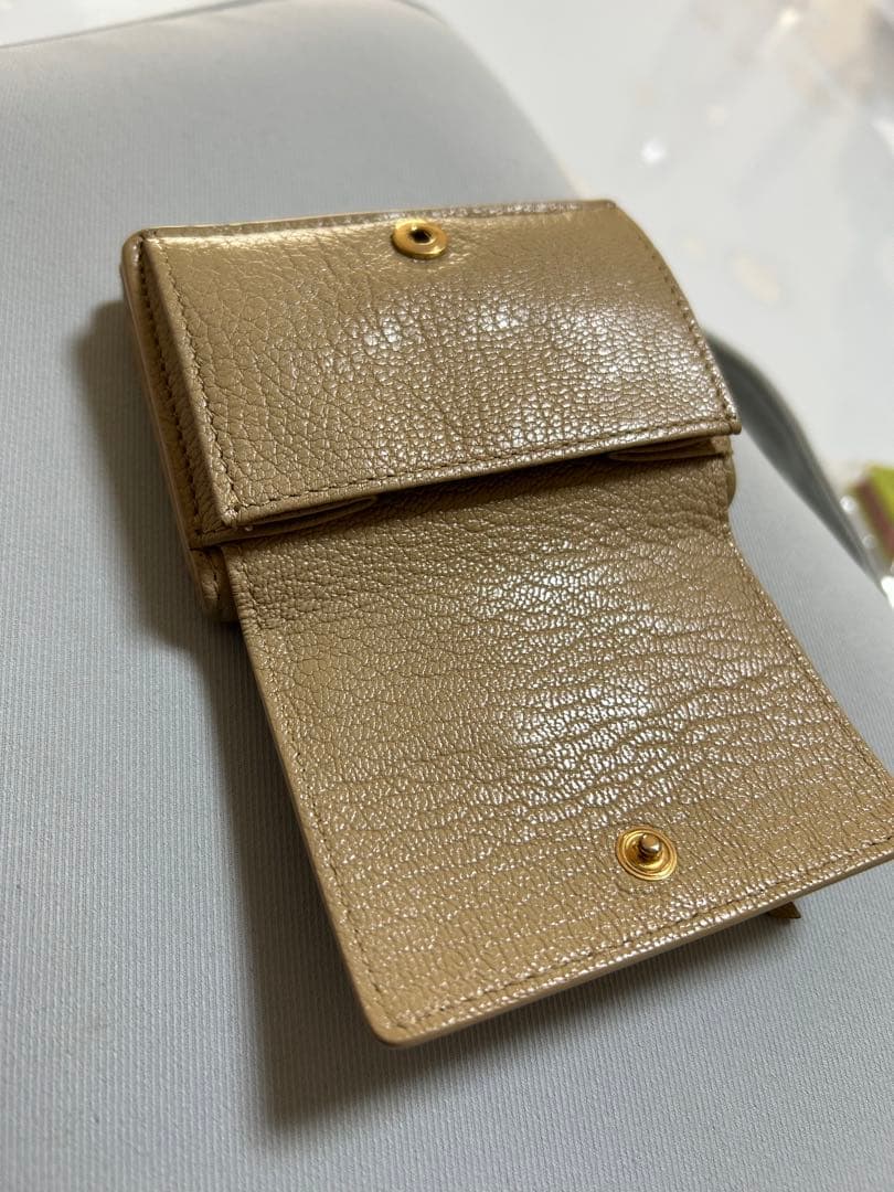 ベージュ レザー 三つ折り財布　バレンシアガ