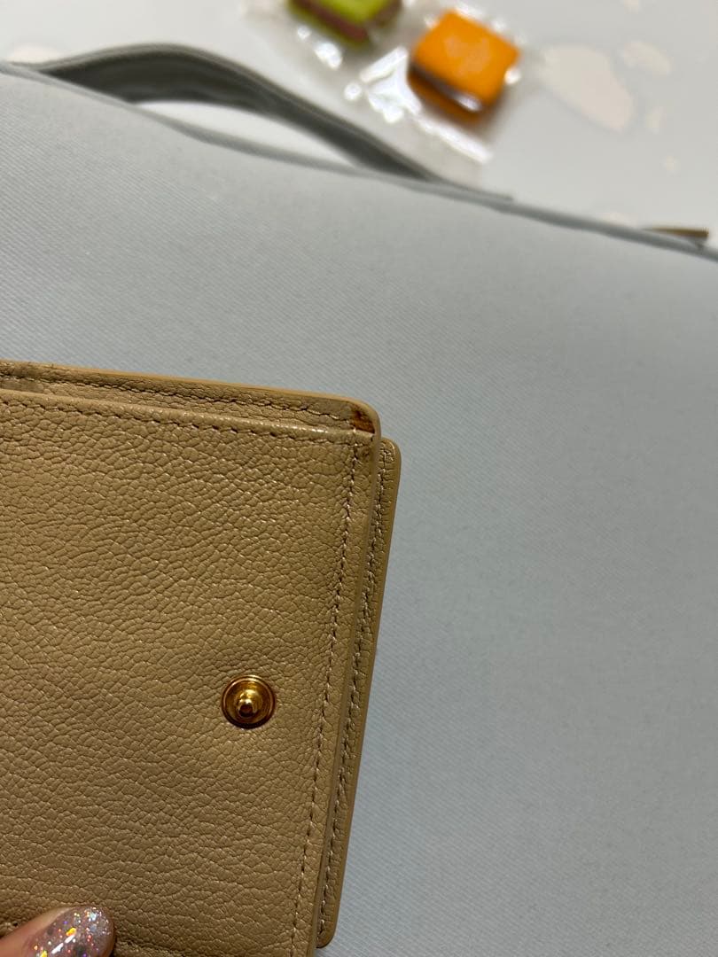 ベージュ レザー 三つ折り財布　バレンシアガ