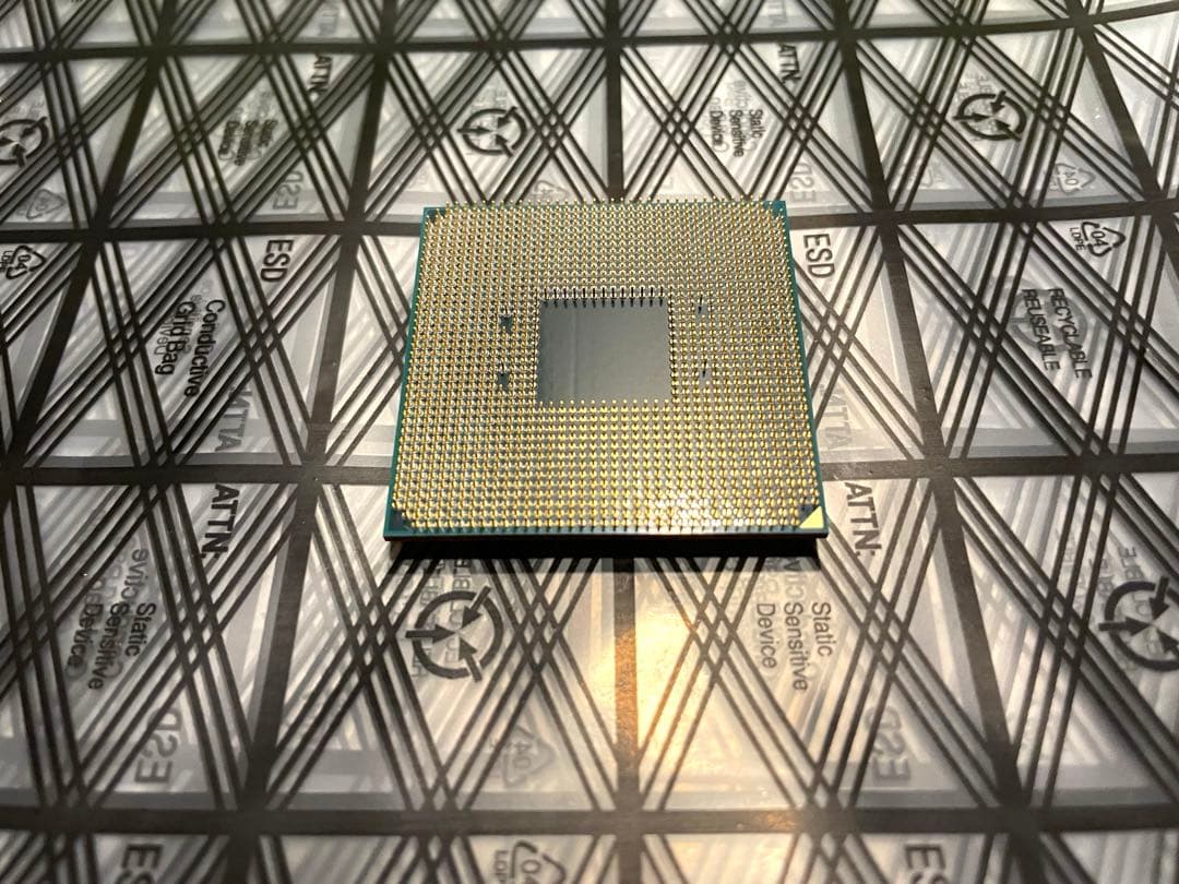 AMD Ryzen7 3700X CPU（クーラー有）