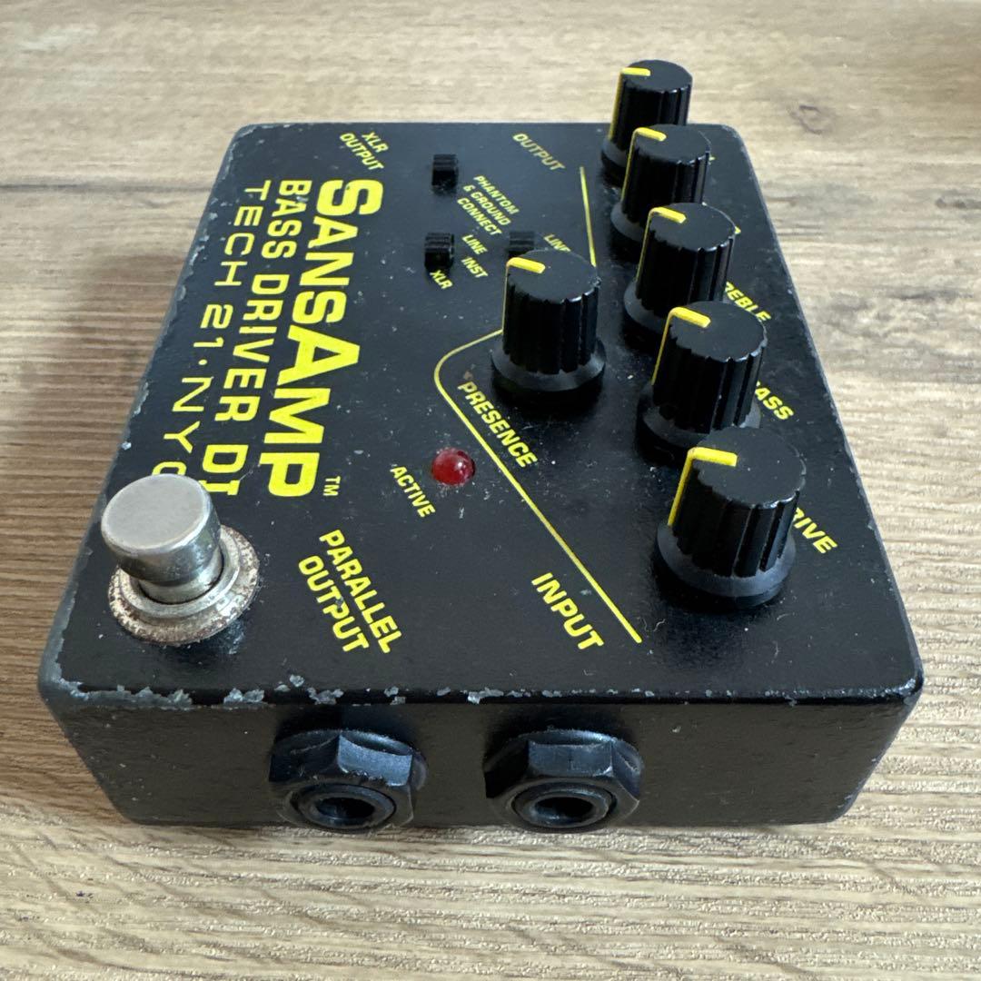 ベース TECH21 SANSAMP BASSD DI