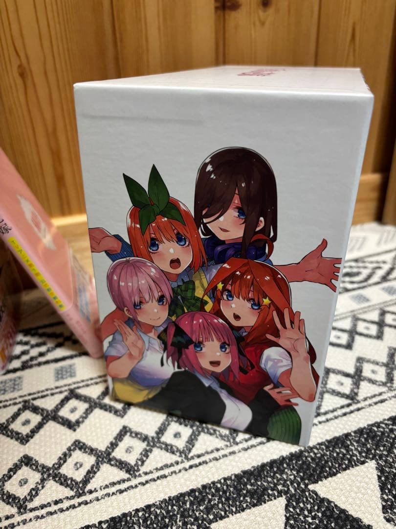 漫画五等分の花嫁フルカラー版全巻＋全巻収納box＋アニメ第1期公式設定資料集＋α
