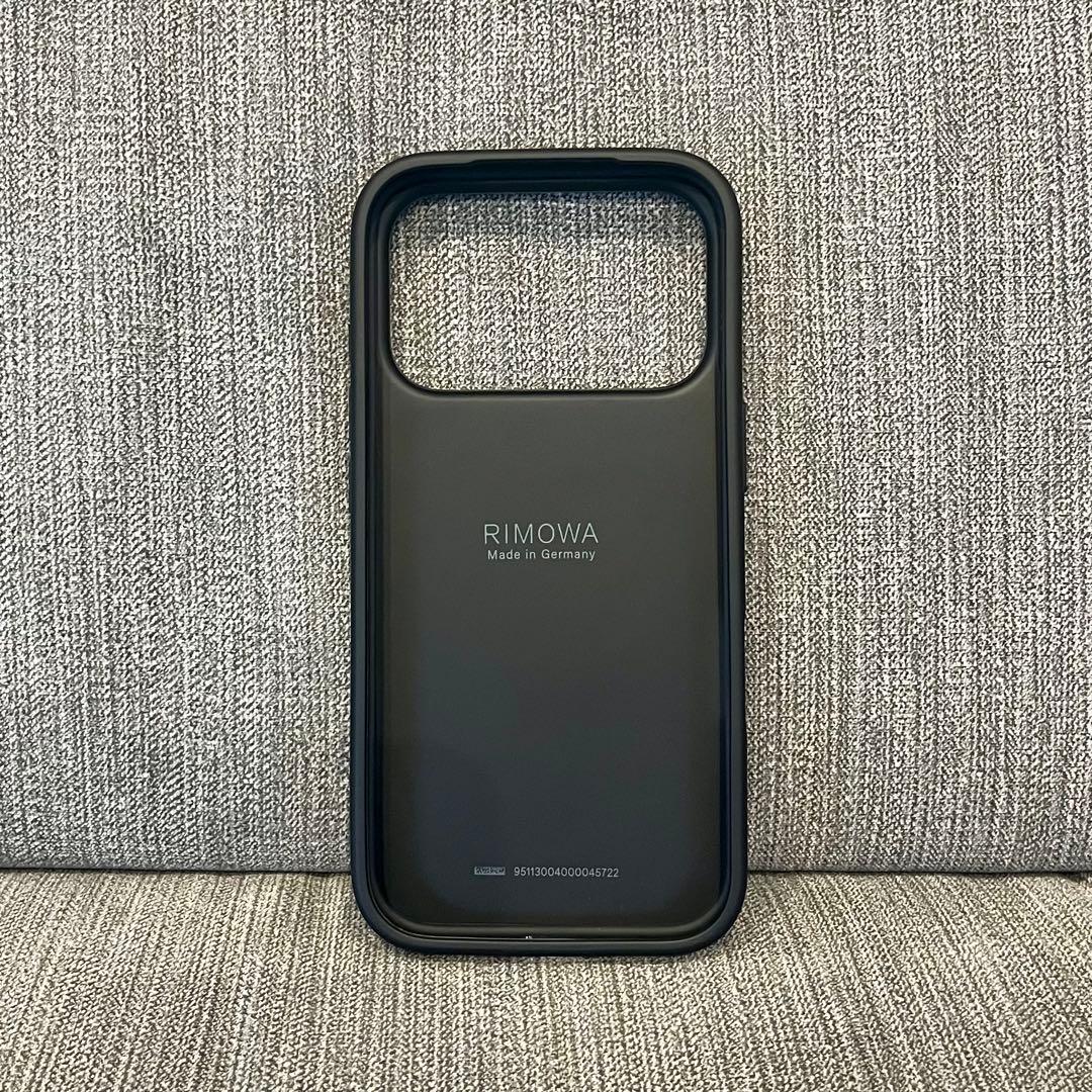 RIMOWA iPhone17pro用ケース ブラック