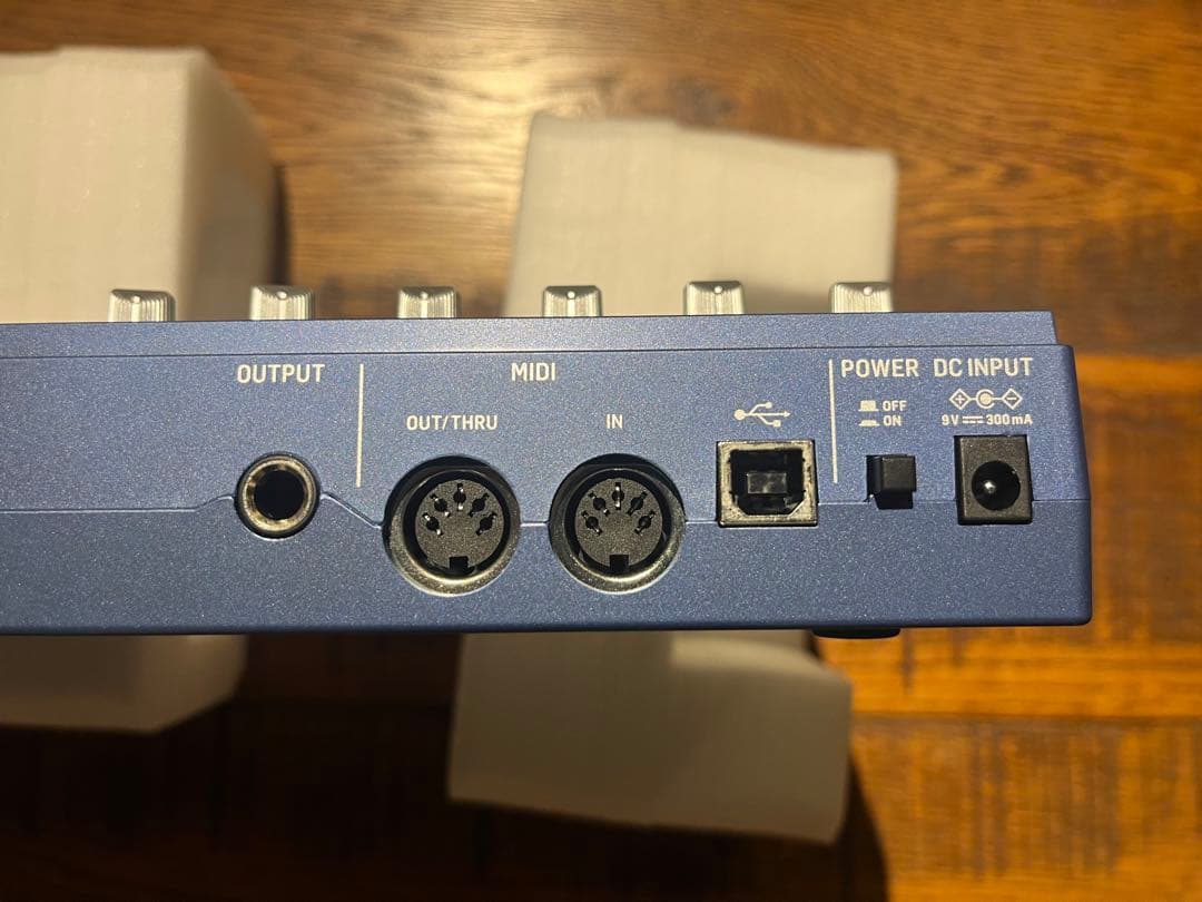 Behringer TD-3-BU アナログシンセサイザー