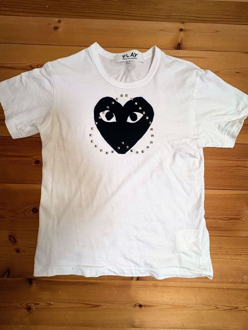 プレイ　コムデギャルソン　黒ハートスタッズTシャツサイズM