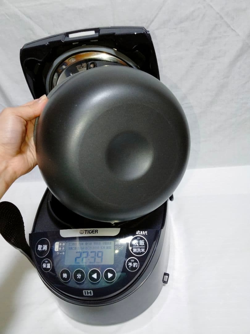 美品 TIGER タイガー IHジャー炊飯器 JPW-T100 24年製