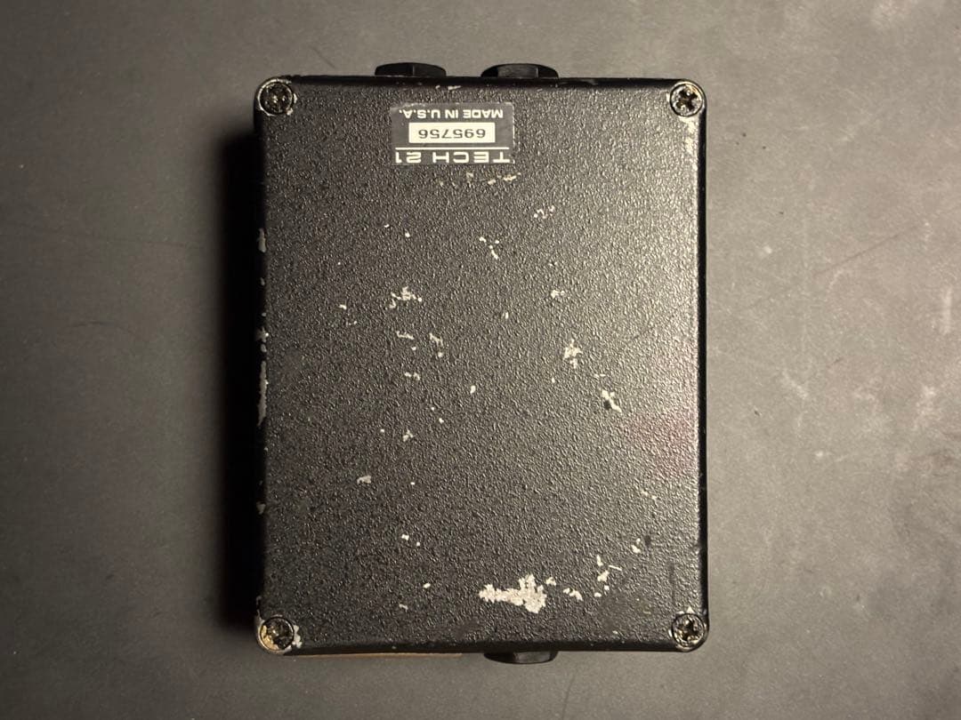 TECH21 Sansamp Bass D DI 最初期型