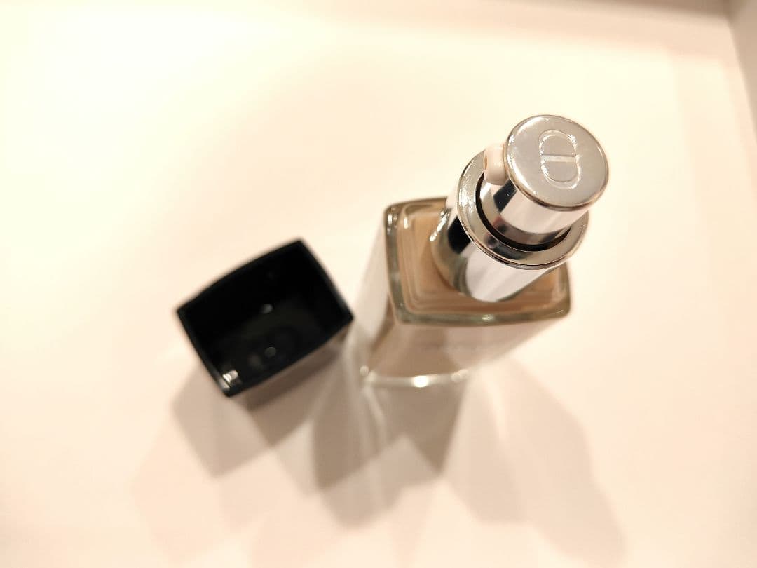 Dior フォーエバーフルイドグロウ　2N