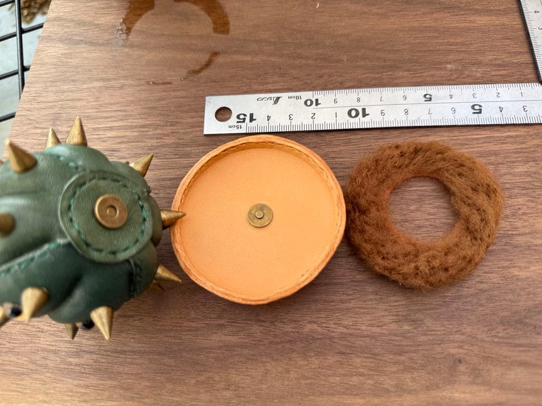 革製　サボテン　ぬいぐるみ