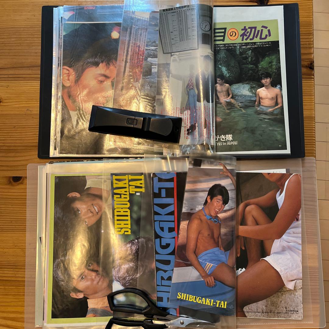シブガキ隊　雑誌切り抜き　ファイル2冊　超レアなポスター、ステッカーが多数あり！