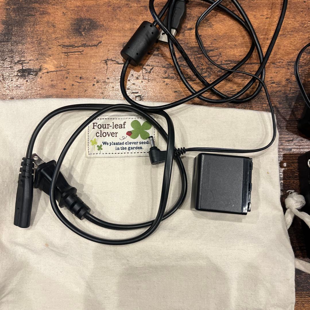ビデオカメラ Panasonic HC-V300M