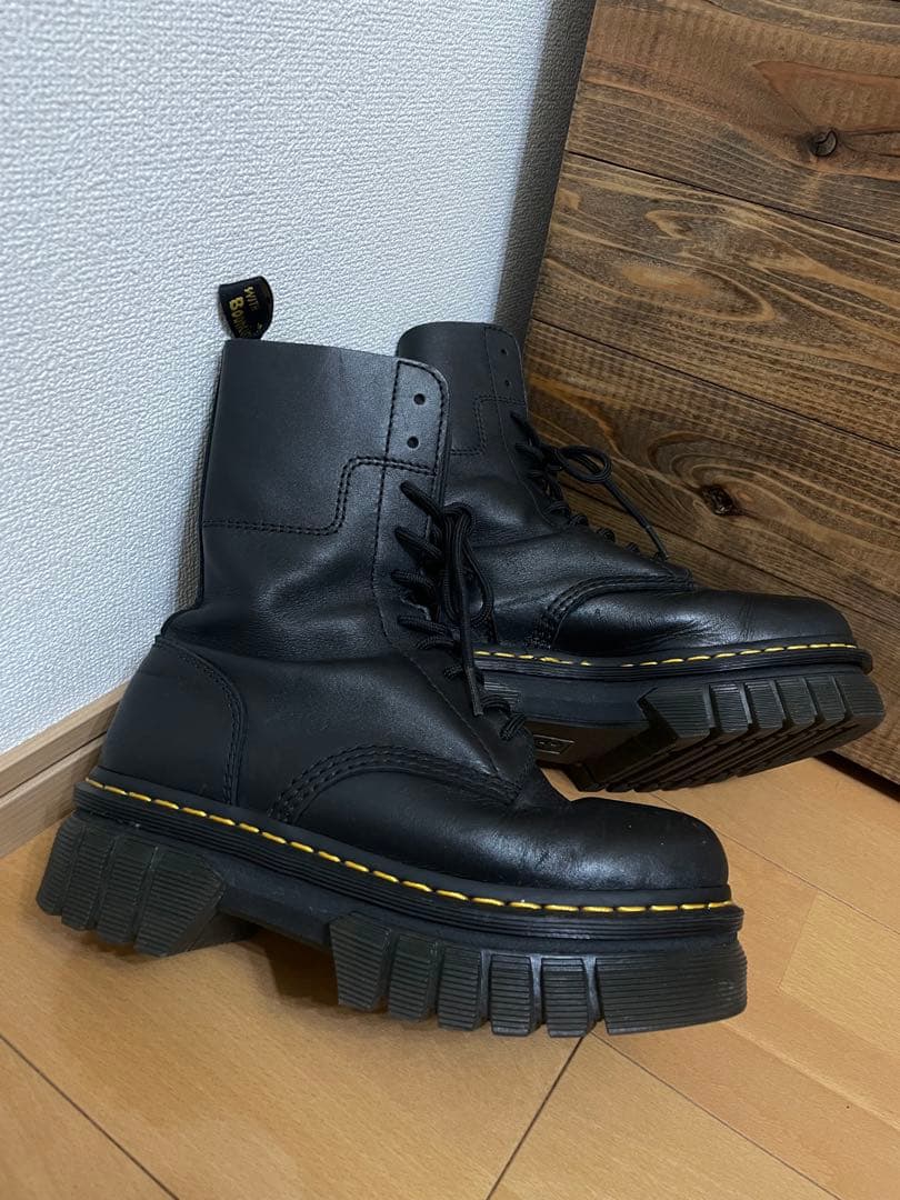Dr. Martens Audrick 10ホール ブラック厚底ブーツ