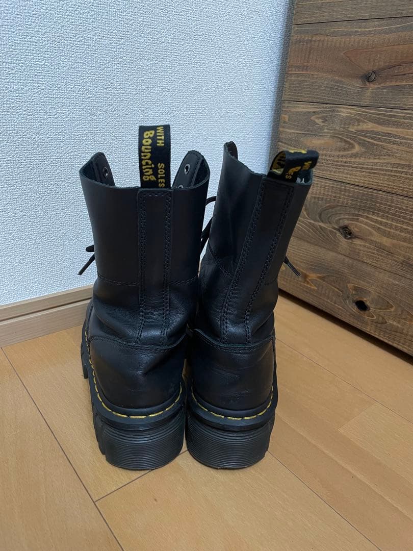 Dr. Martens Audrick 10ホール ブラック厚底ブーツ