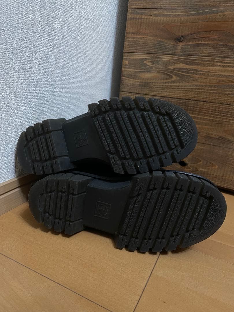 Dr. Martens Audrick 10ホール ブラック厚底ブーツ