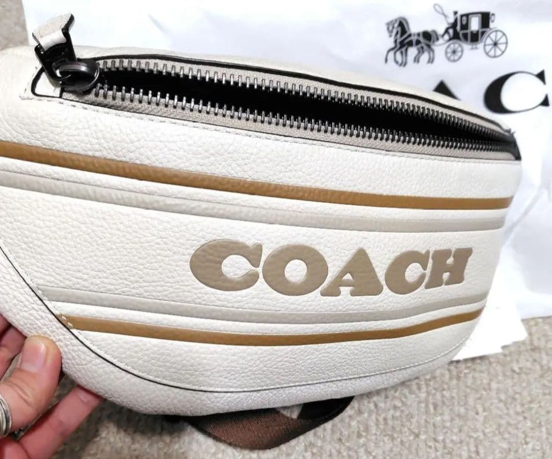 コーチボディバッグ　coachボディバッグ