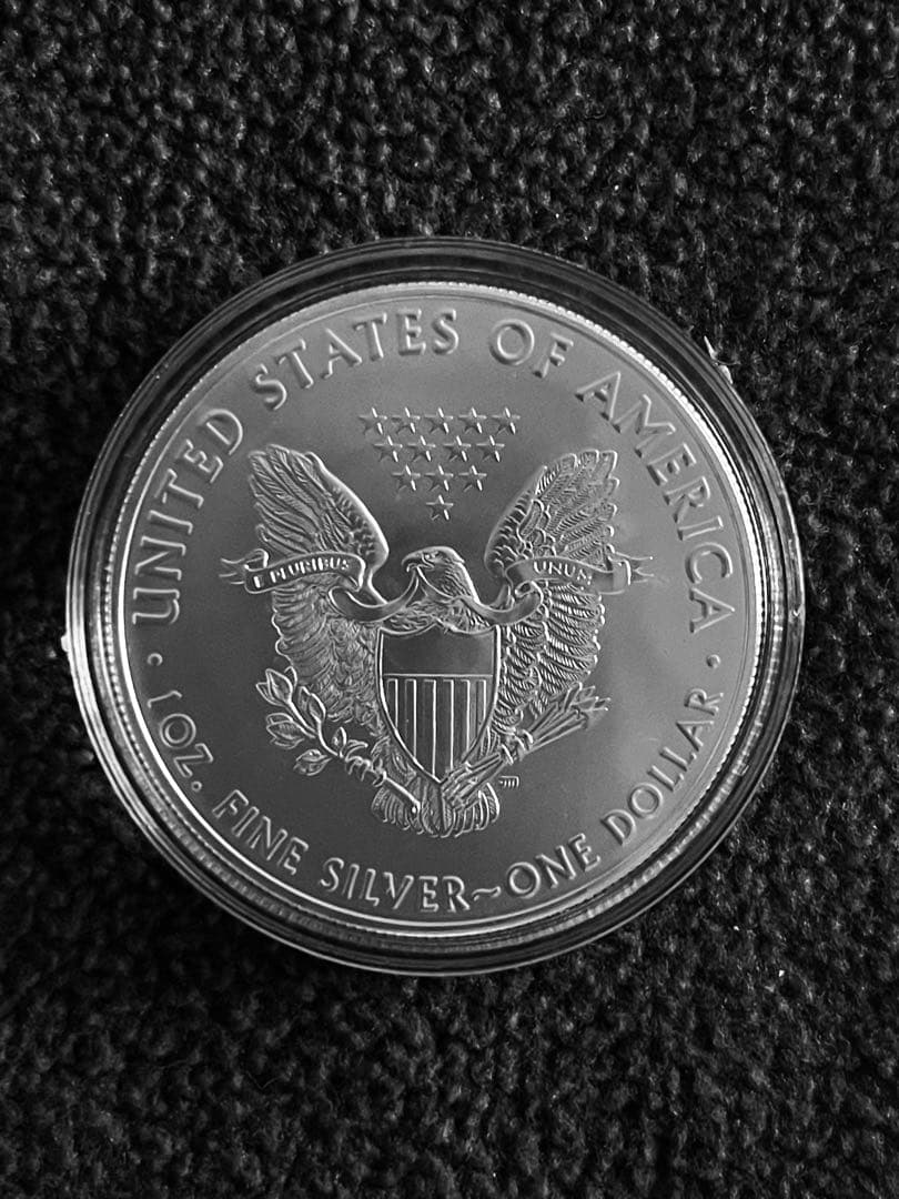 銀貨1オンス　イーグルウォーキングリバティ　純銀　アメリカ　保証書・ケース付き