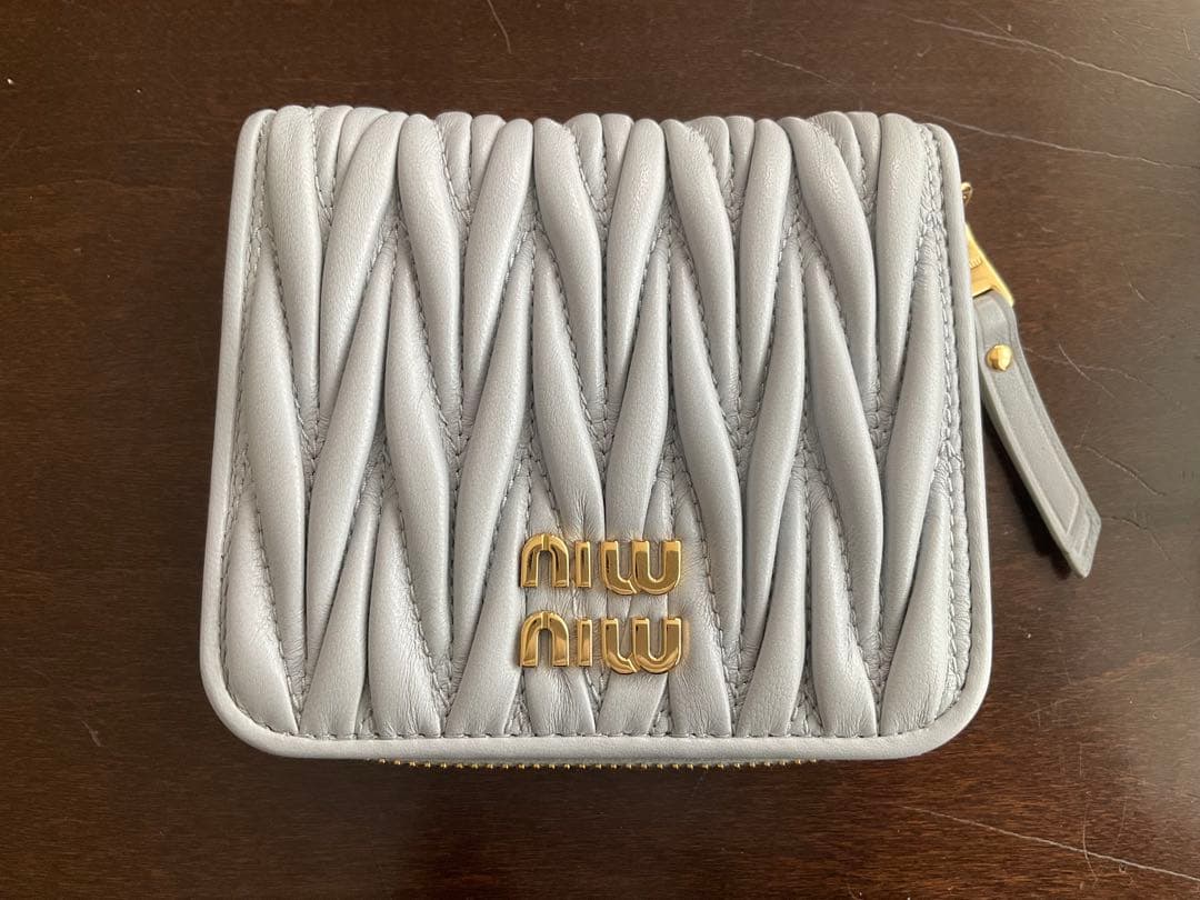 miu miu 水色　新品 2つ折り財布