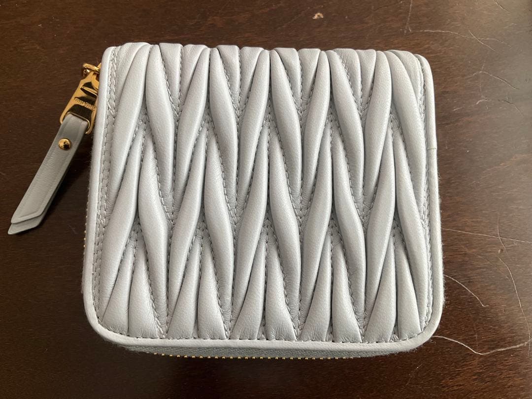 miu miu 水色　新品 2つ折り財布