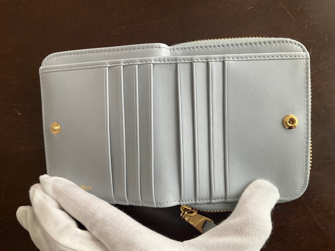 miu miu 水色　新品 2つ折り財布