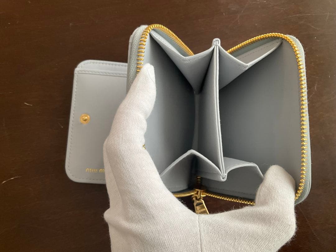 miu miu 水色　新品 2つ折り財布