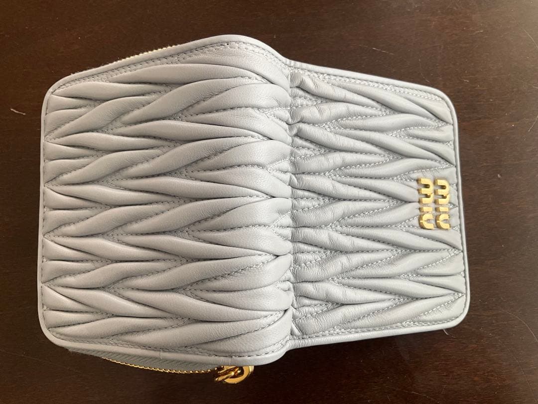 miu miu 水色　新品 2つ折り財布