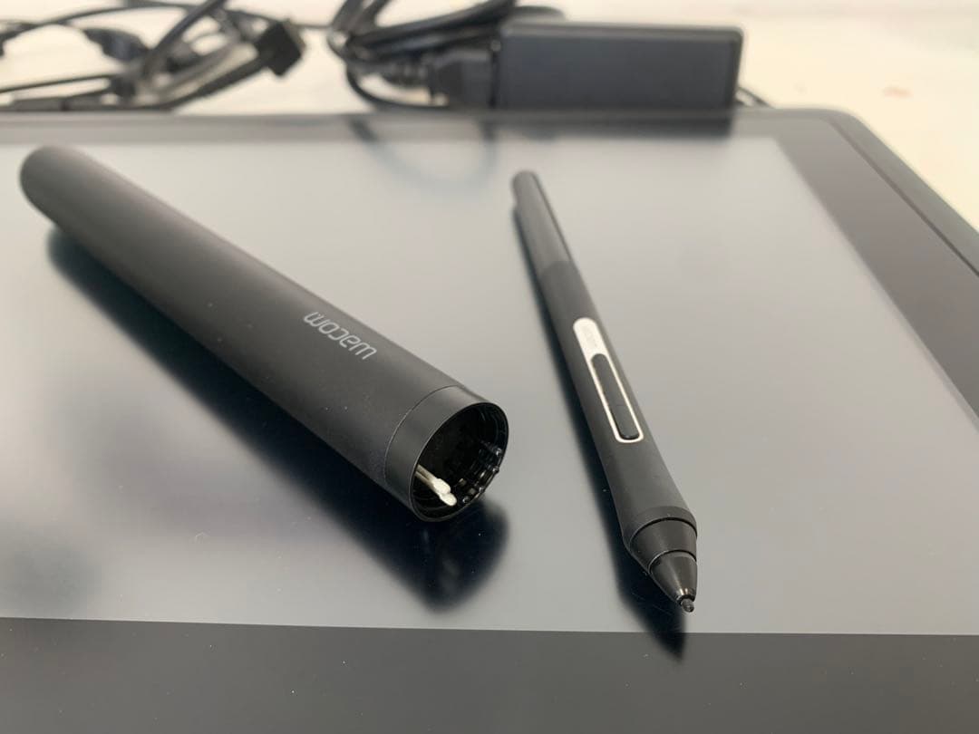 Wacom cintiq16本体 Pro Pen slim付き(本体箱無し)