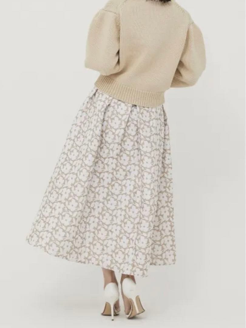 SEVENTEN 　セブンテン　ジャガードフラワースカート　ベージュ　花