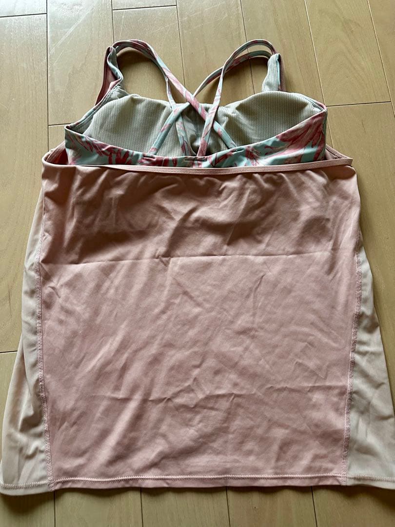 ヨガウェア タンクトップとレギンスセット