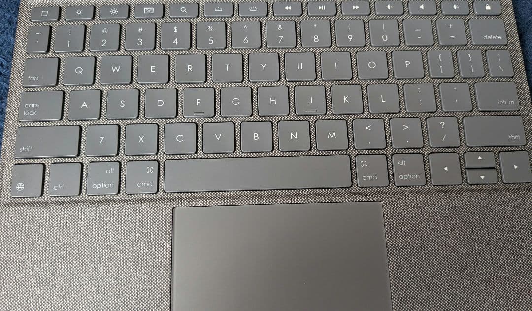 「ipad 第9世代64G」＋「ロジクールトラックパッド付き キーボードケース」