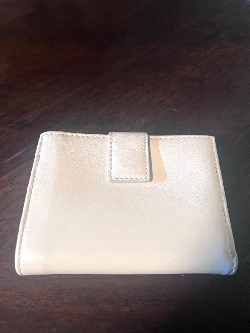 Ferragamo ヴァラリボン ホワイトベージュ レザー 二つ折り財布
