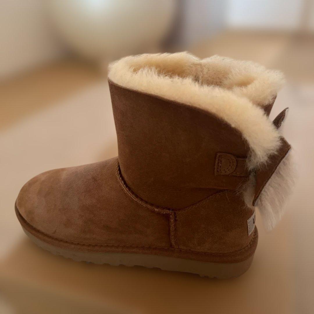 お値下げ‼️新品未使用UGG W FLUFF BOW MINI 8 チェスナット