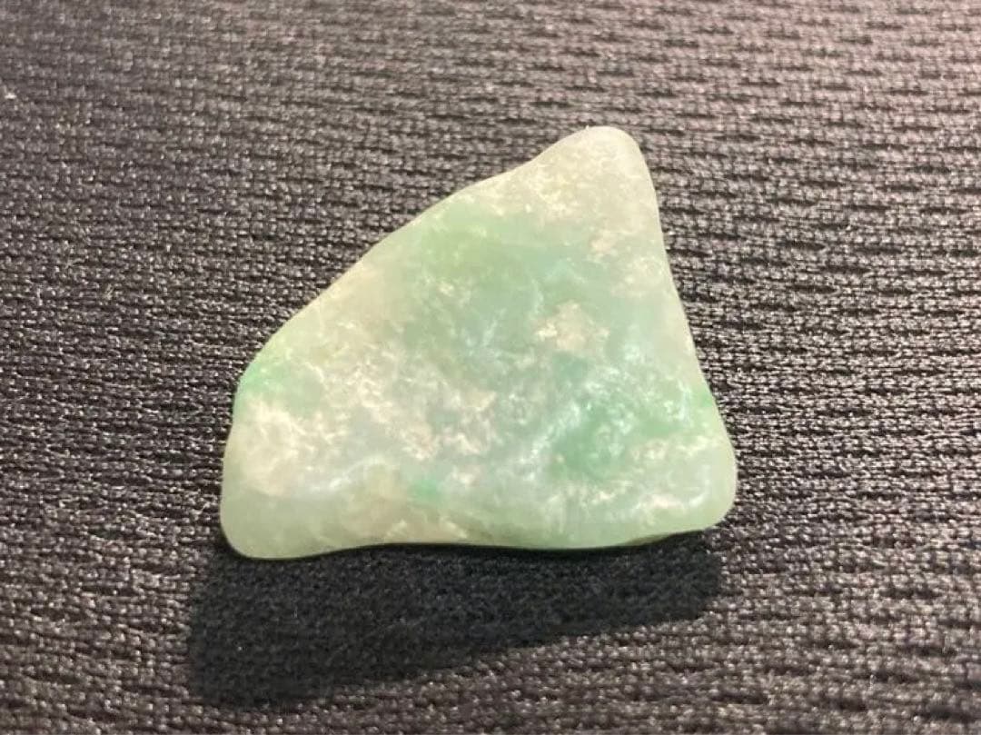 糸魚川翡翠　高品質　ろうかん質　6g