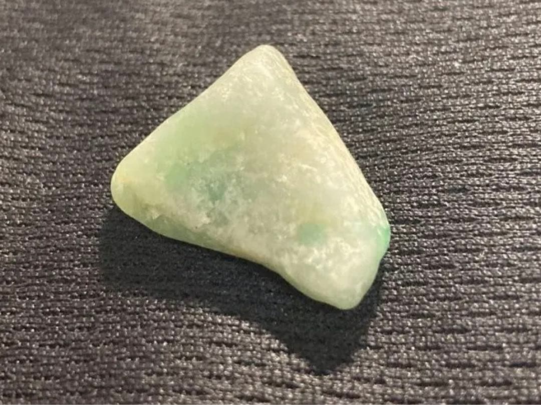 糸魚川翡翠　高品質　ろうかん質　6g