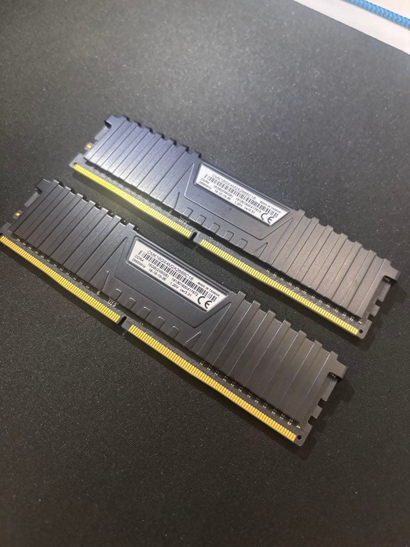 メモリー CMK16GX4M2A2666C16 DDR4 PC4-21300 8GB x2