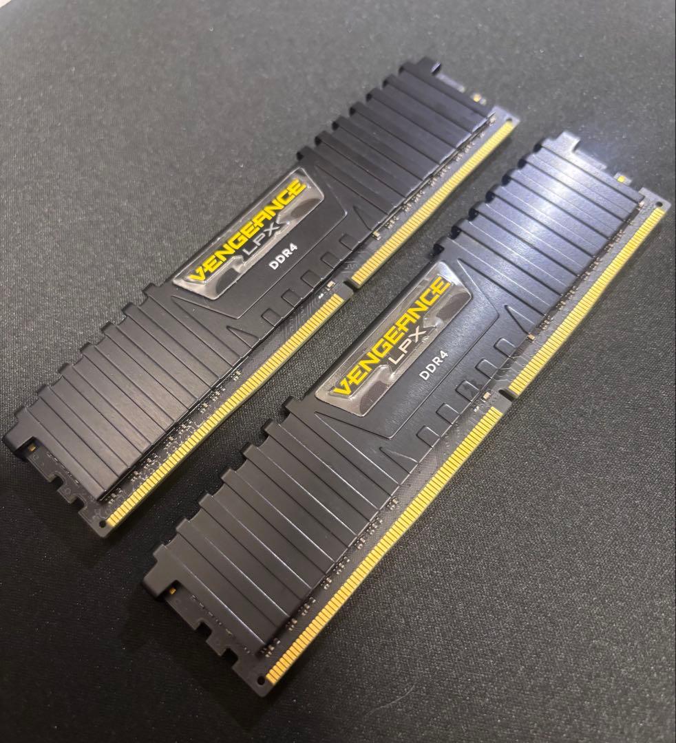 メモリー CMK16GX4M2A2666C16 DDR4 PC4-21300 8GB x2