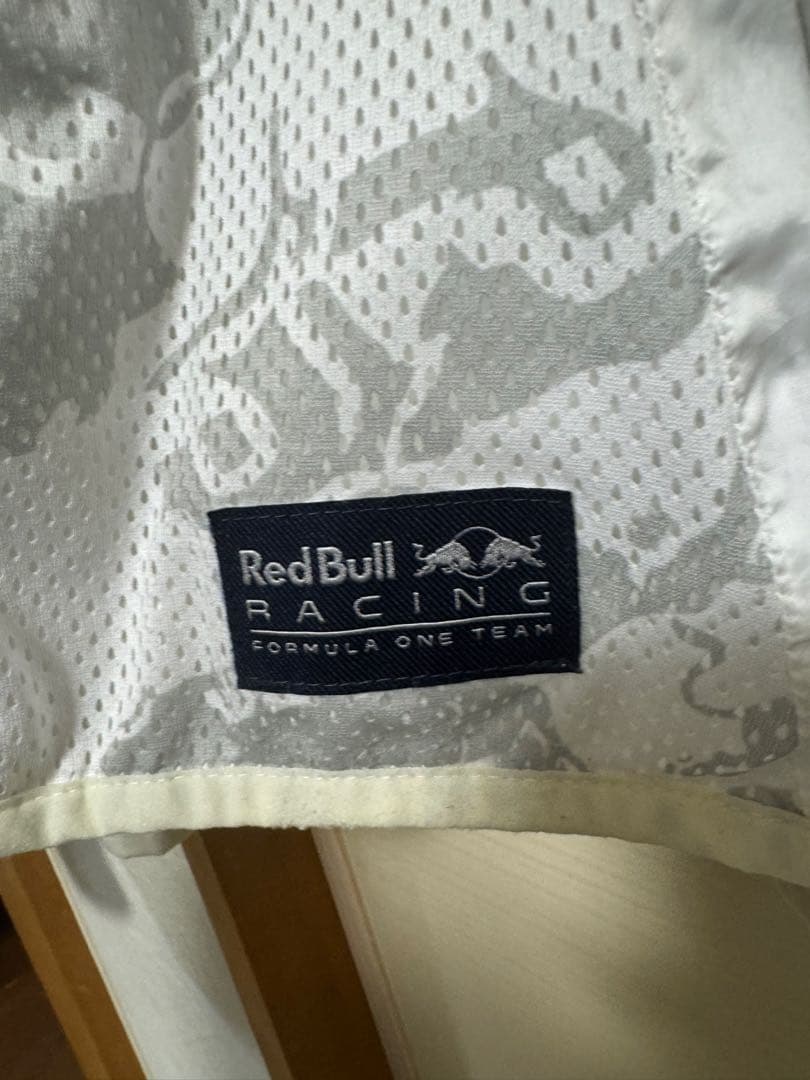 Red Bull Racing ウィンドブレーカー