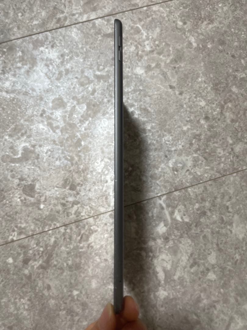 Apple iPad 第７世代32GB
