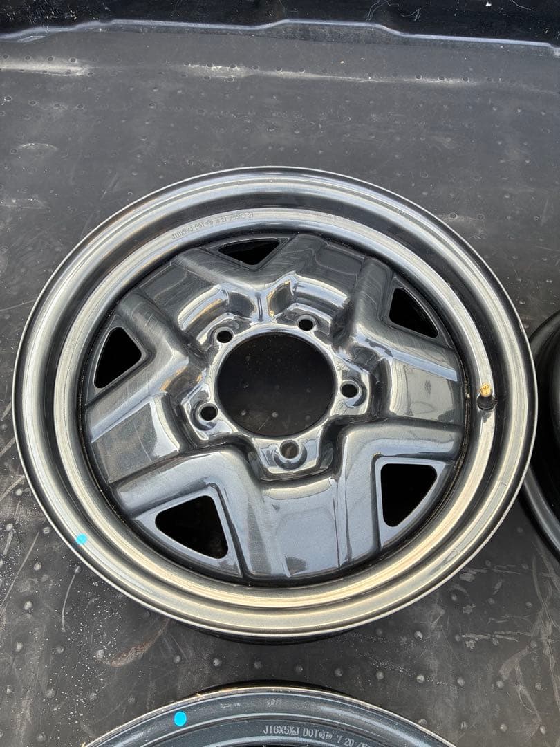 【美品】スズキ ジムニー JB64W純正スチールホイール　4本