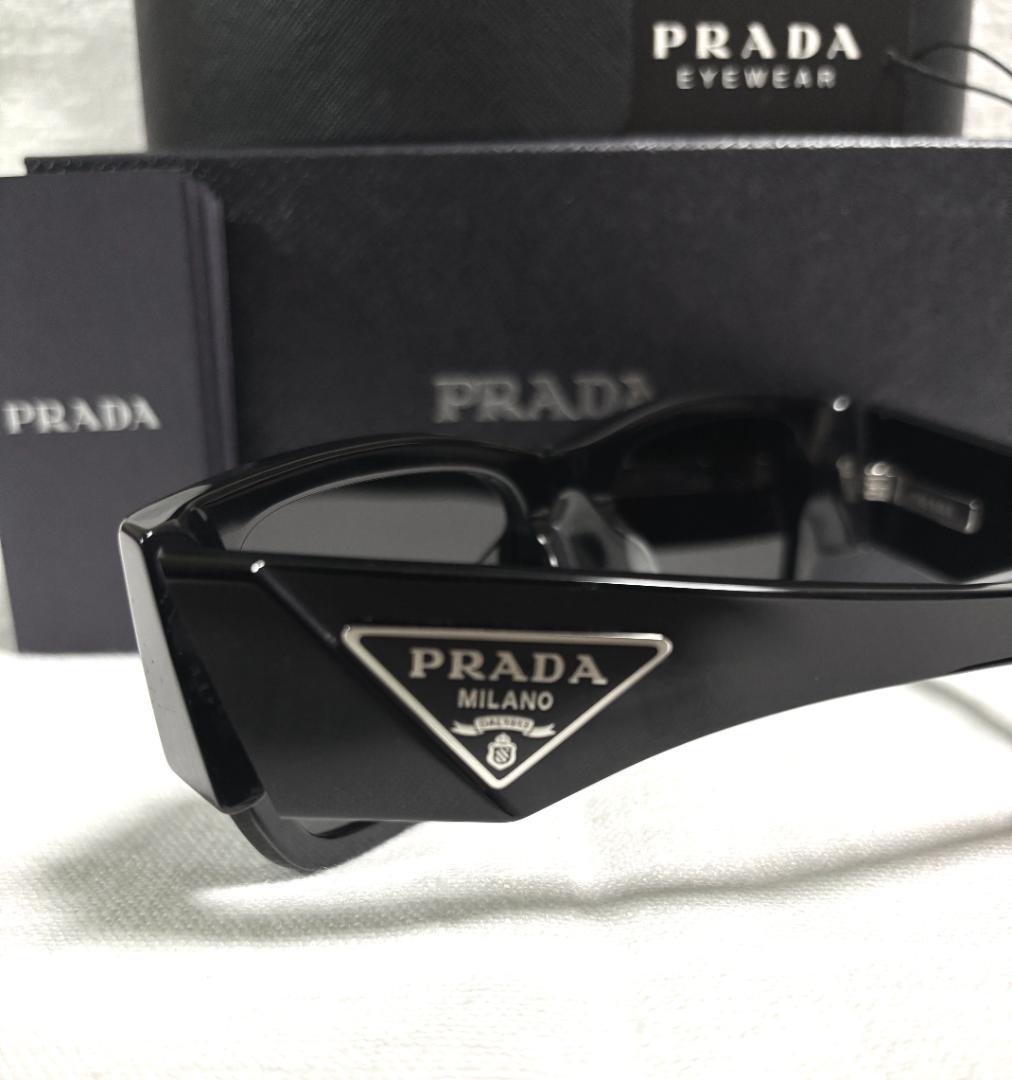 ピーナッツ 17日までPRADA トライアングルロゴ SPR 10-ZF