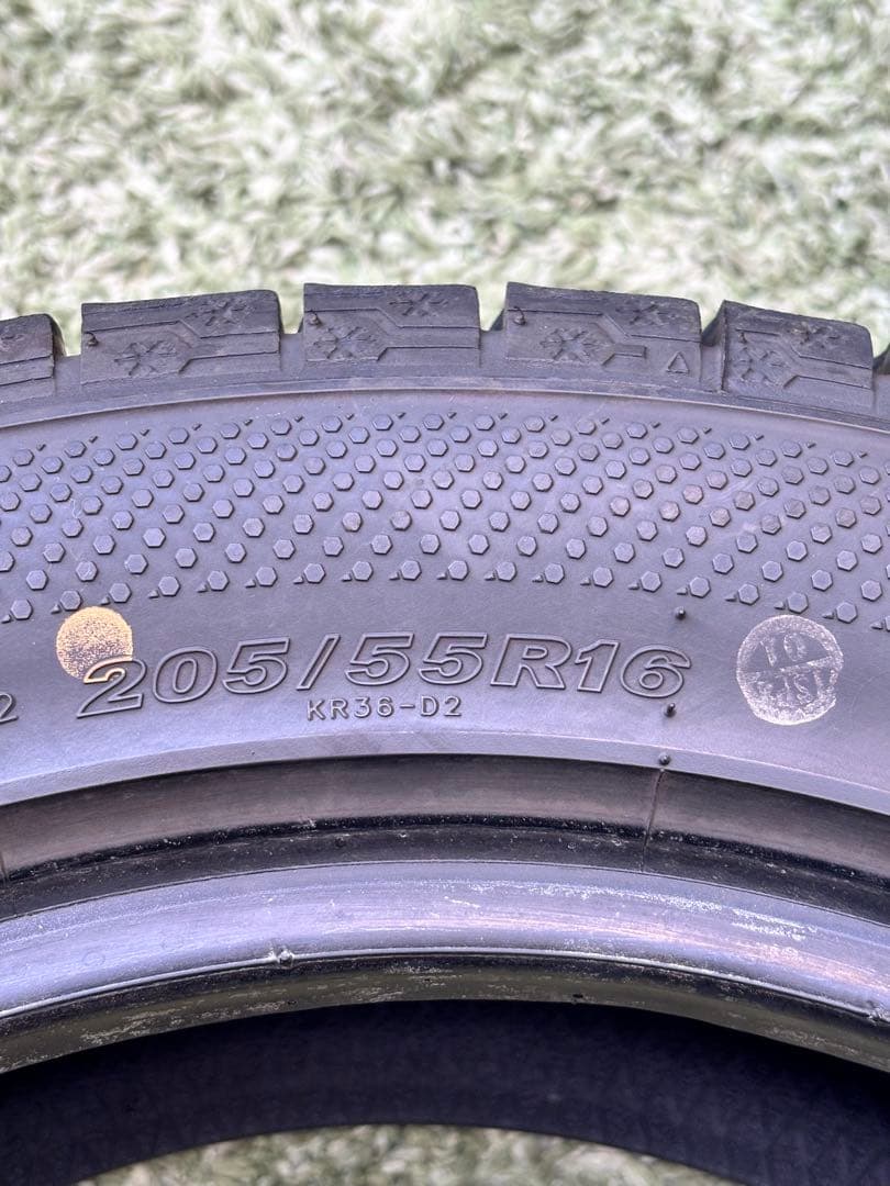 新しいケンダ KR36 スタッドレスタイヤ 205/55R16 4本セット