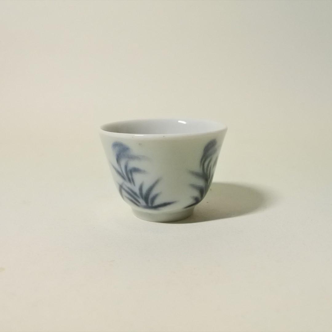 江戸後期　伊万里　染付　草花　小盃　酒器　骨董品　アンティーク　j