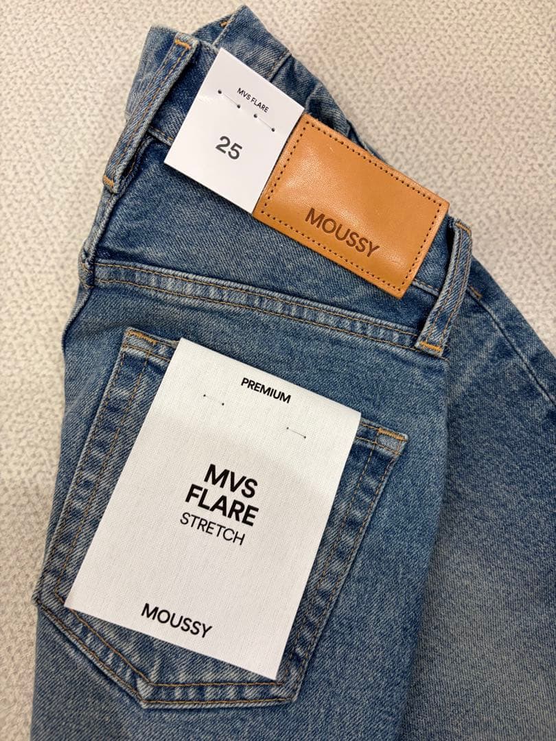 【新品・タグ付き】MOUSSY MVS BLU フレア　25 ラスト1点
