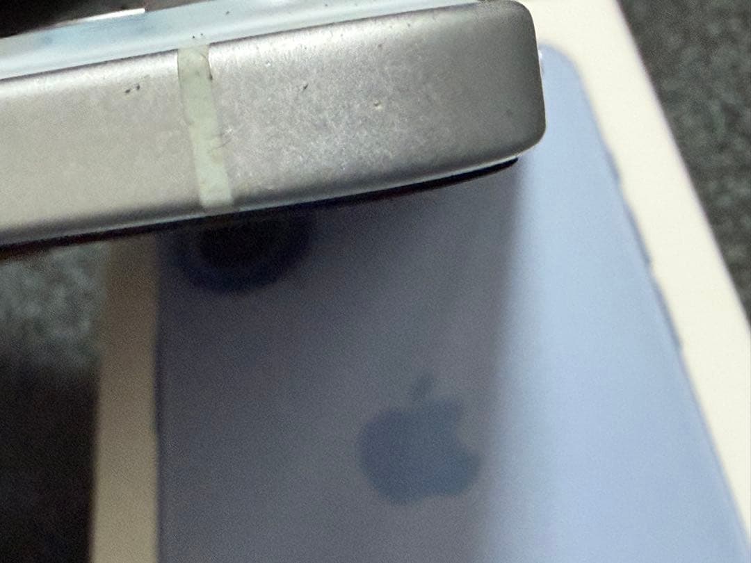 iPhone15 ブルー