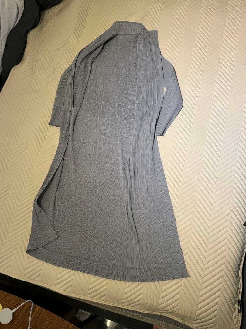 ISSEY MIYAKE プリーツ加工 ロングカーディガン　グレー