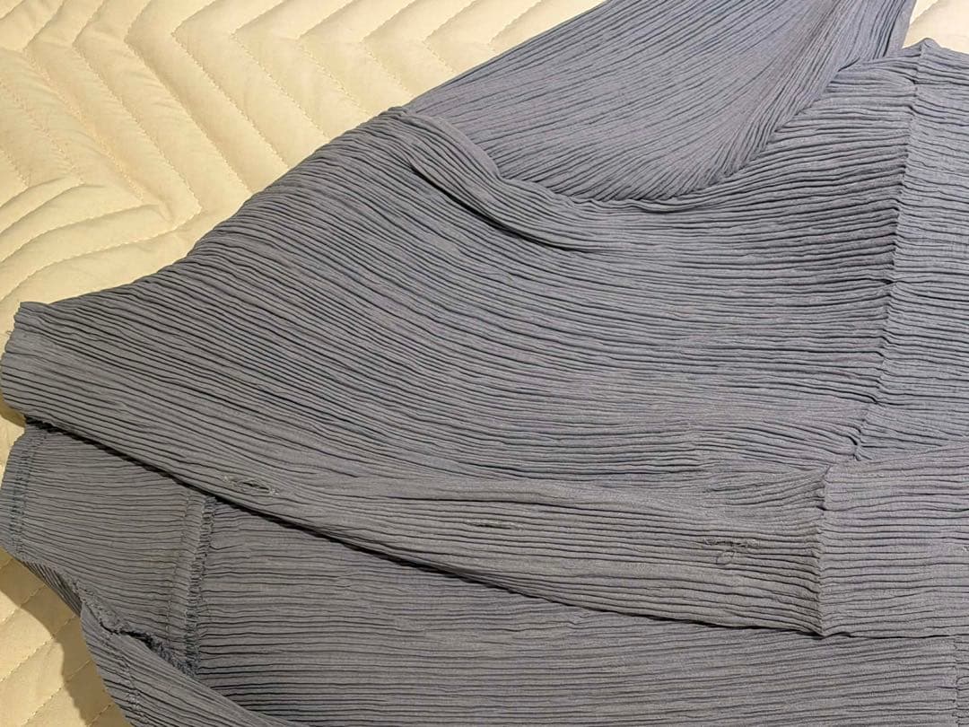 ISSEY MIYAKE プリーツ加工 ロングカーディガン　グレー