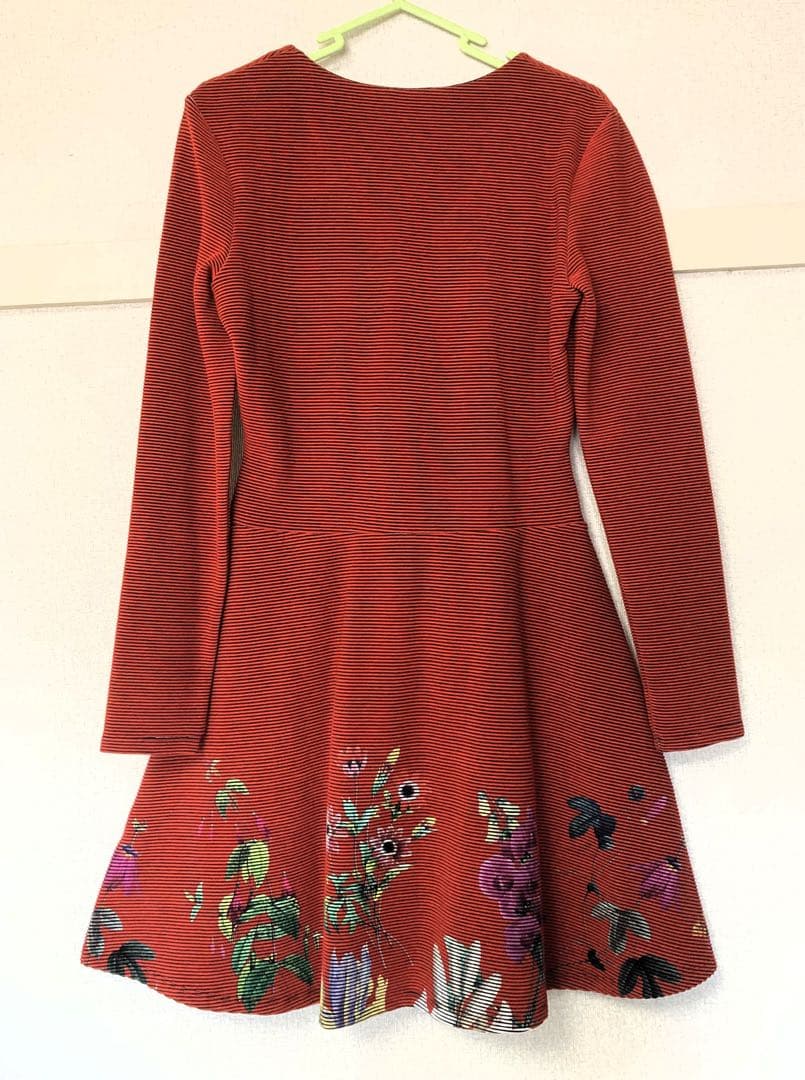 【新品】デシグアル ワンピースMサイズ　レッド